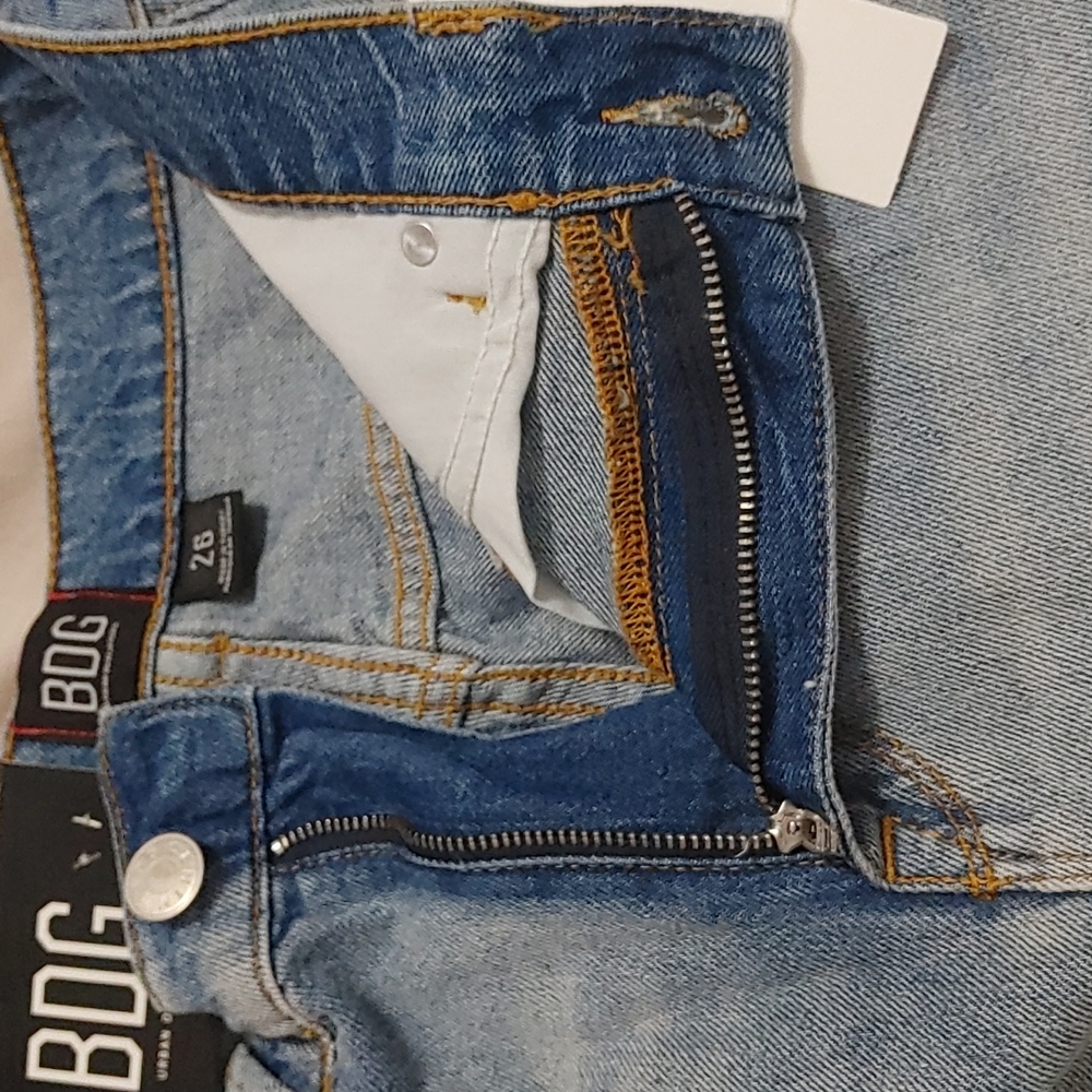 BDG High Rise Ripped Mom Jeans - Picture 9 of 11